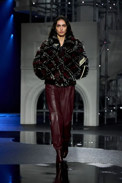 Look 23